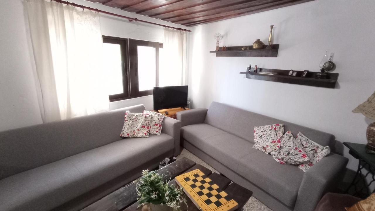 Villatzer - Traditional House With Fireplace And Garden Tzermiádon Exterior foto